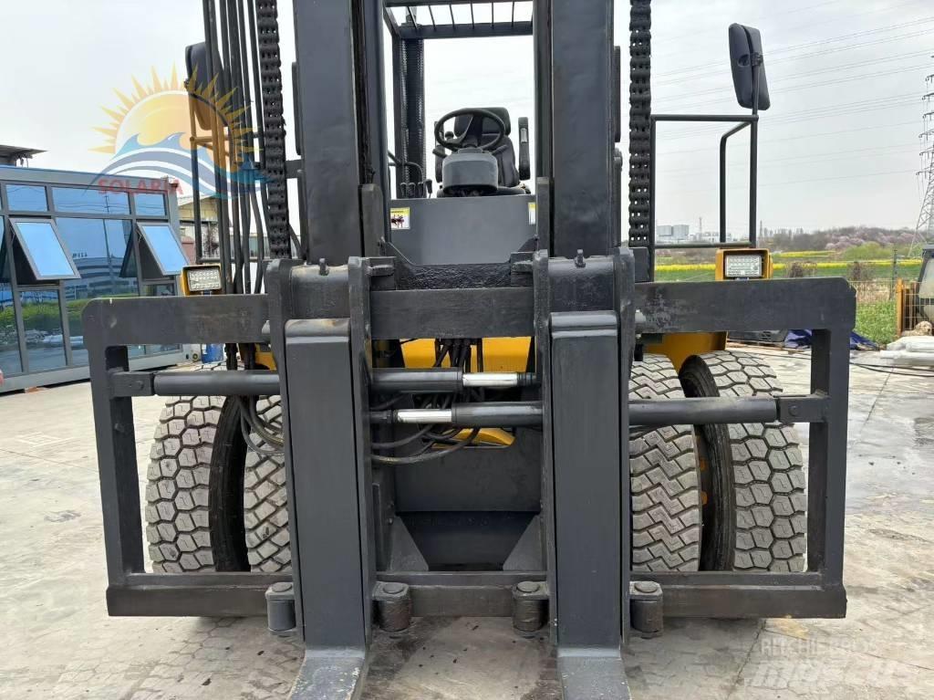 Komatsu FD 200 Dizelski viličari