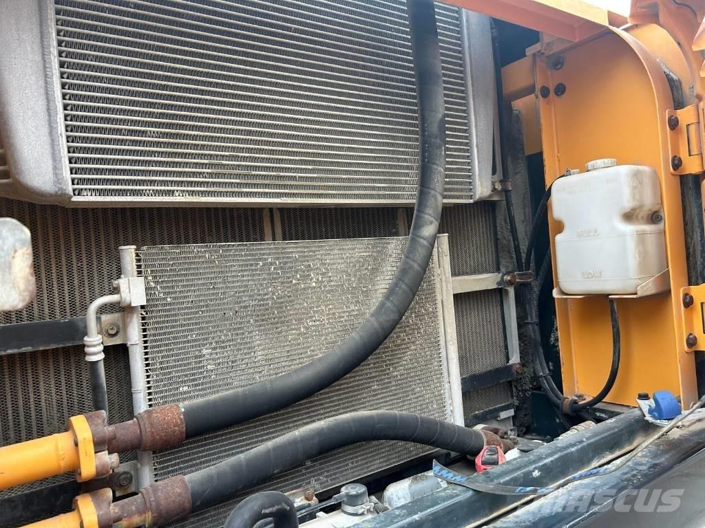 Hyundai R320 LC-9 Bageri gusjeničari