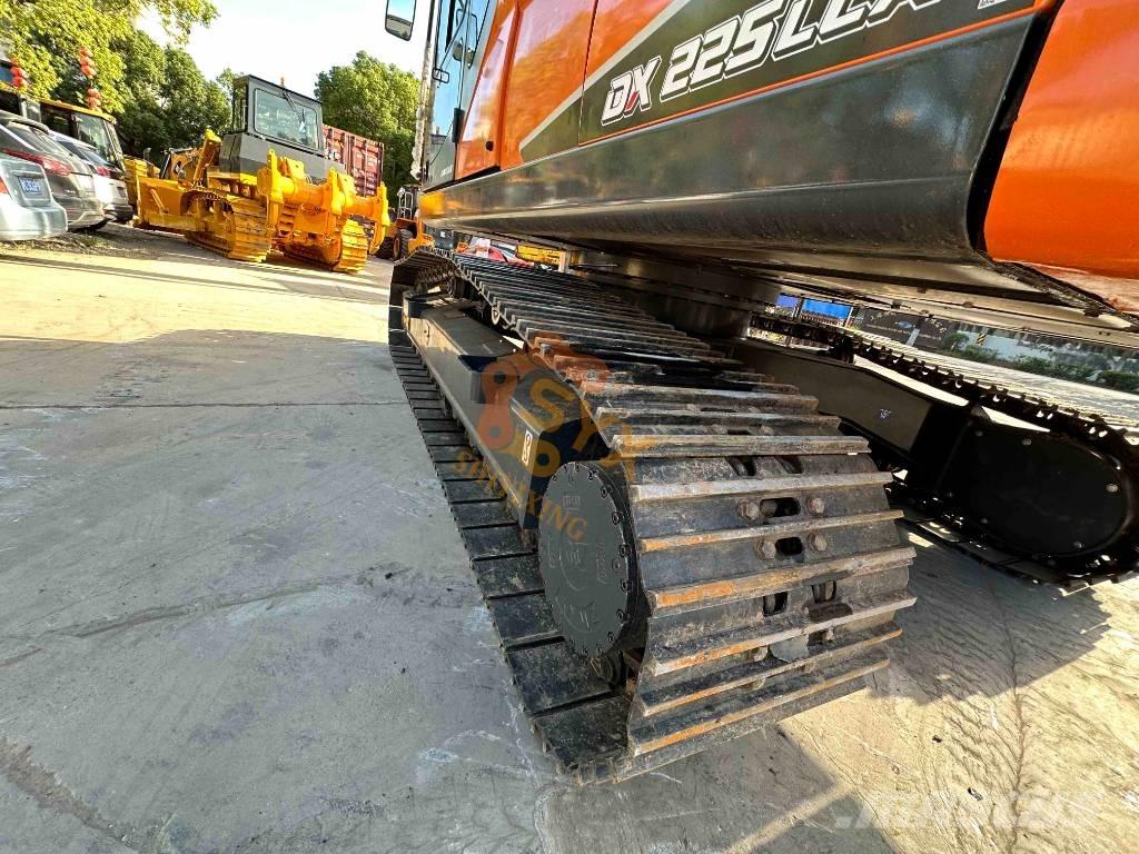 Doosan DX 225 LCA Bageri gusjeničari