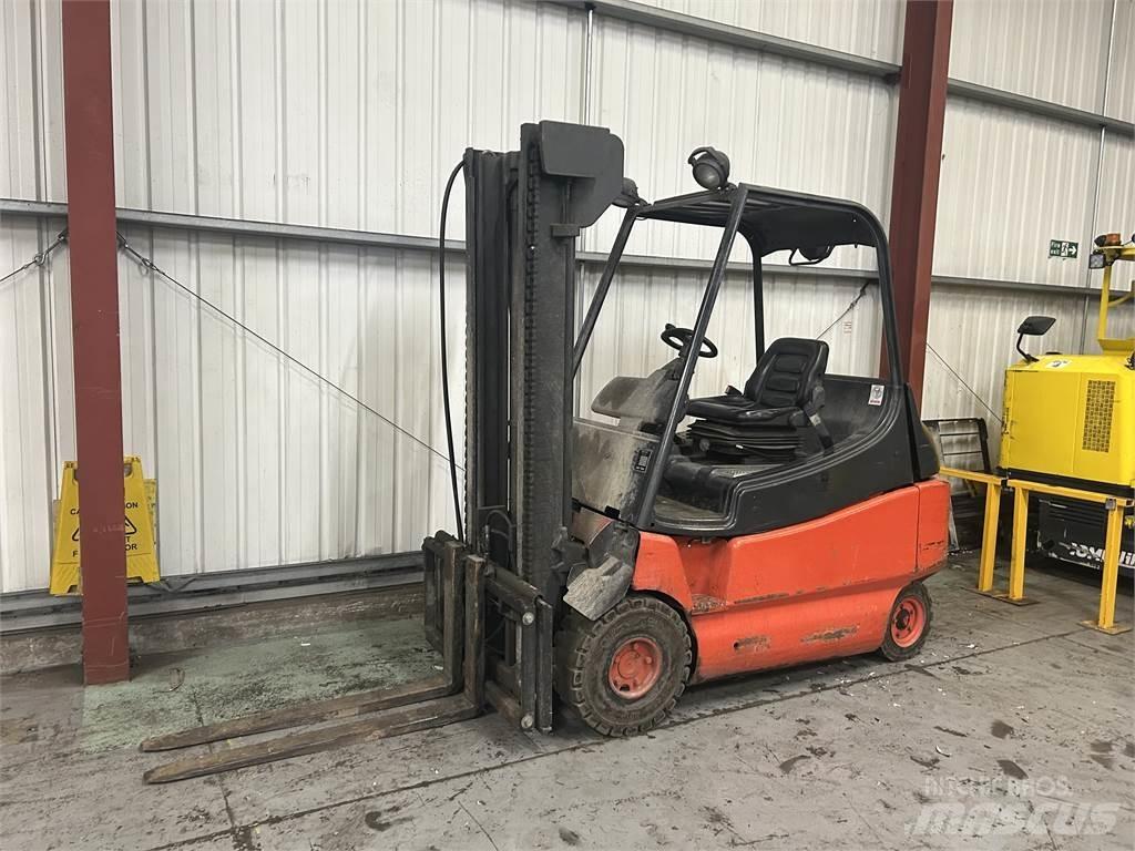 Linde E30-02 Električni viličari