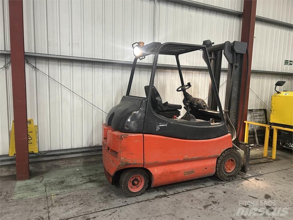 Linde E30-02 Električni viličari
