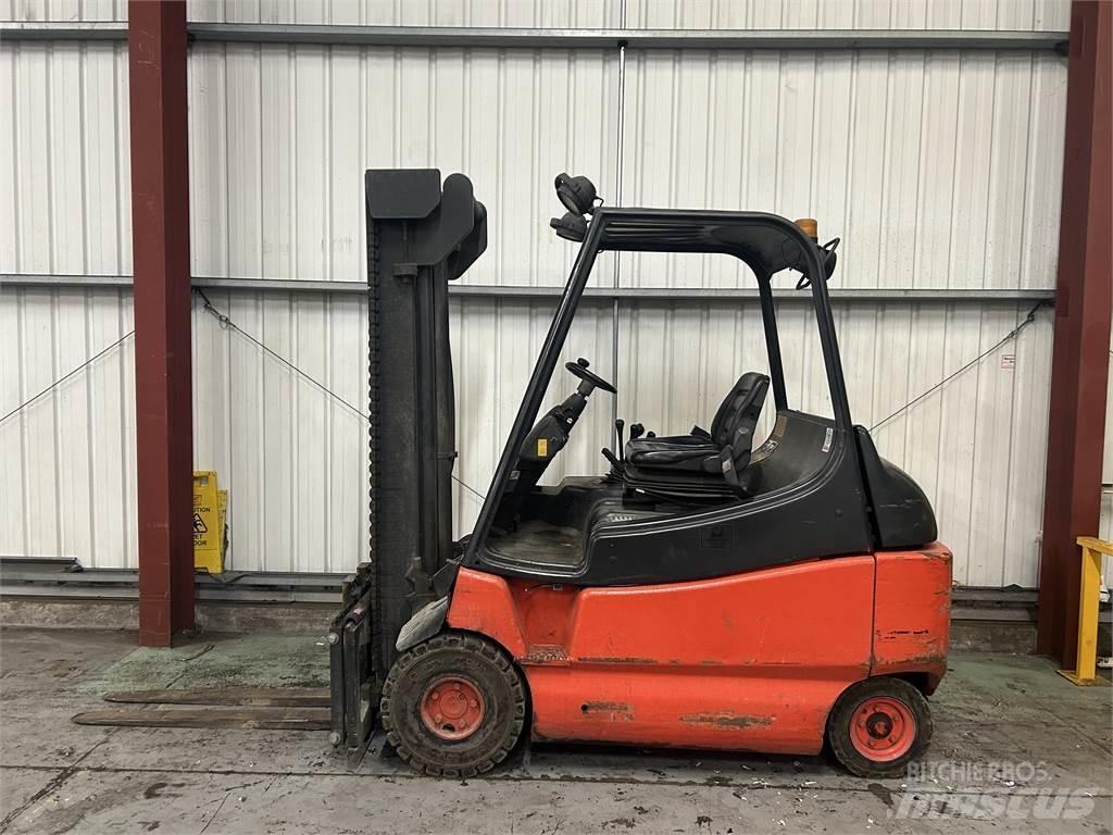 Linde E30-02 Električni viličari