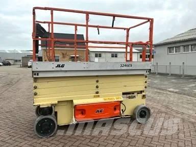 JLG 3246 ES Škaraste platforme