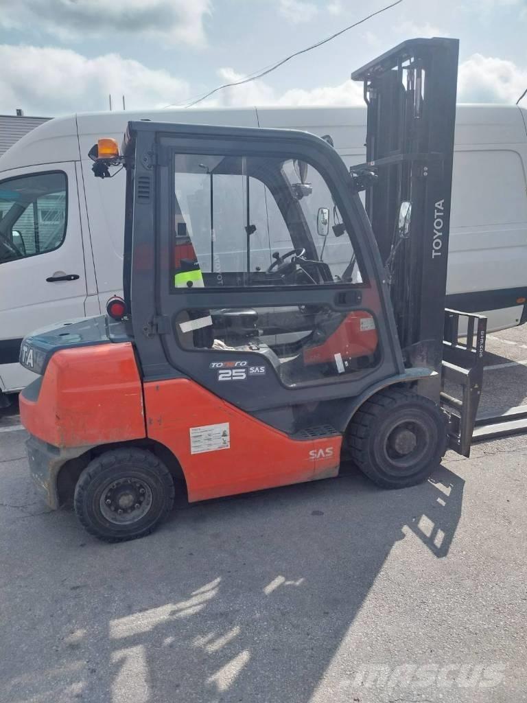 Toyota 02-8FDF25 Dizelski viličari