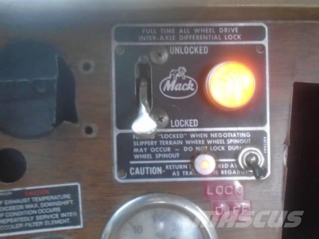 Mack RM 6866 S Sniježne daske i  plugovi