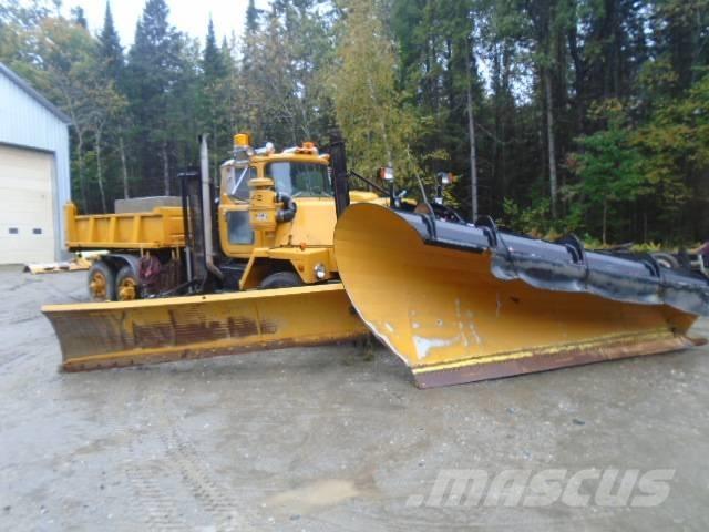 Mack RM 6866 S Sniježne daske i  plugovi
