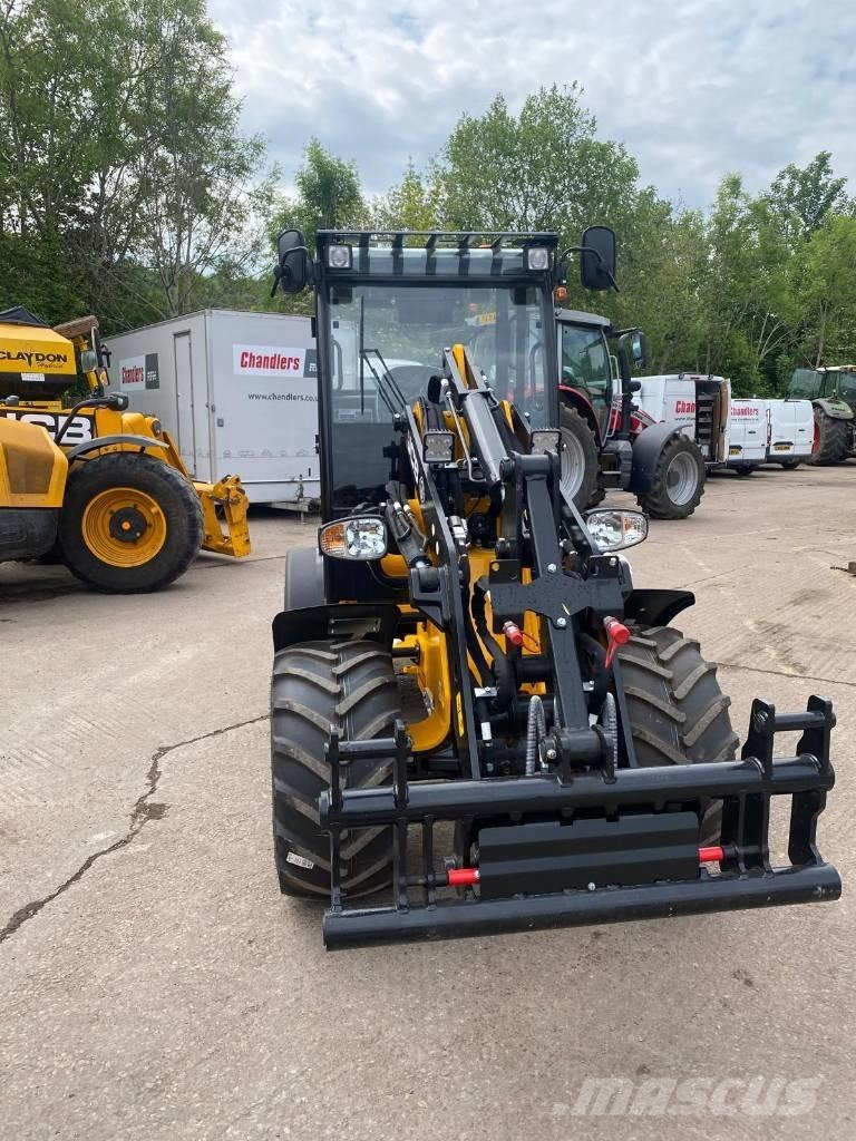 JCB 403 PLUS Poljoprivredni teleskopski utovarivači