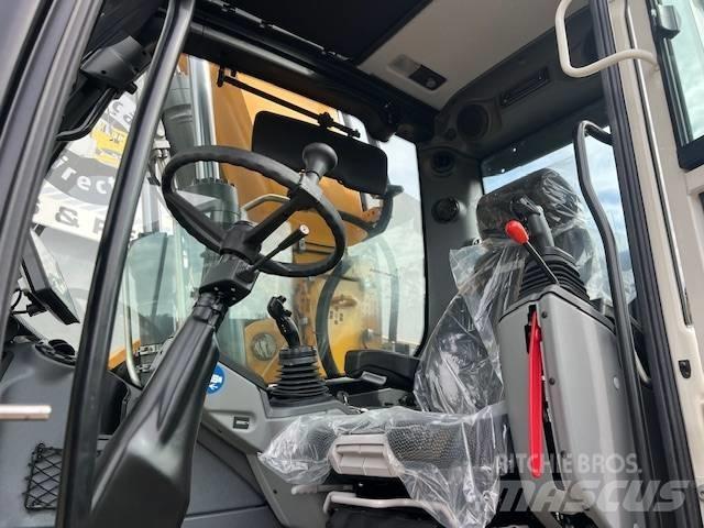 Liebherr 916 Bageri na kotačima