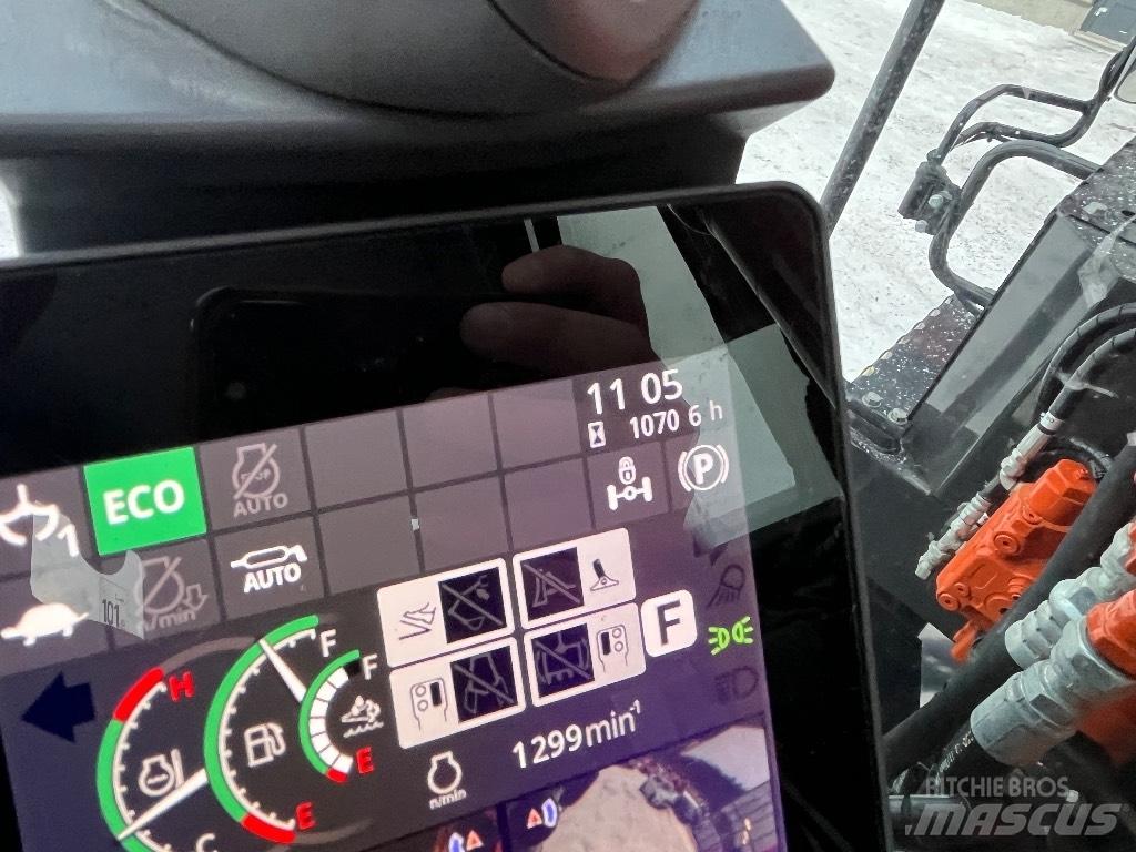 Hitachi ZX 135 W-7 Bageri na kotačima