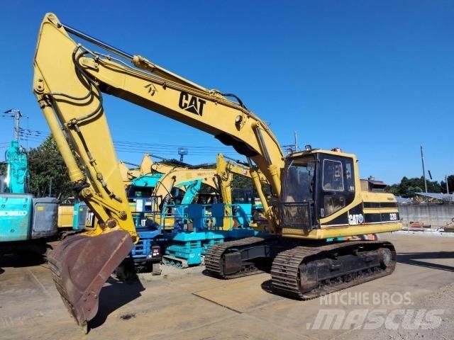 CAT 320 Bageri gusjeničari