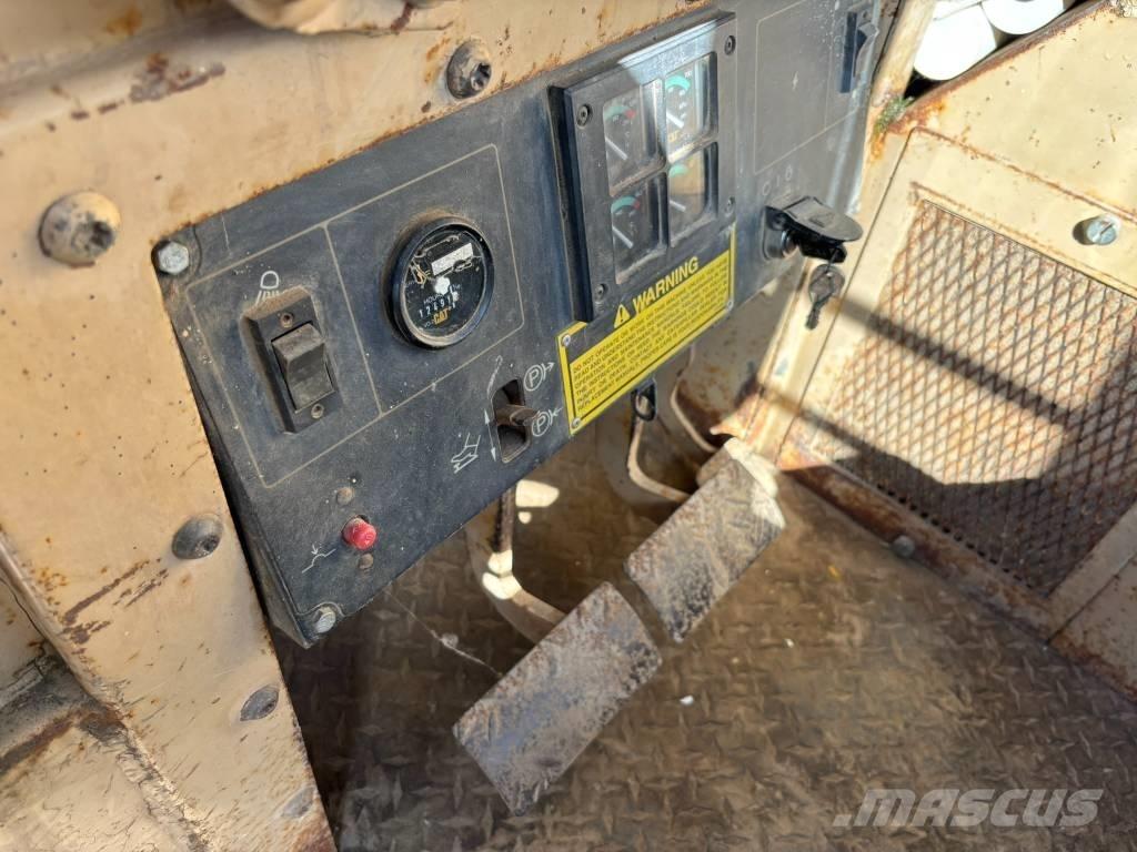 CAT D 5 C Buldožeri gusjeničari