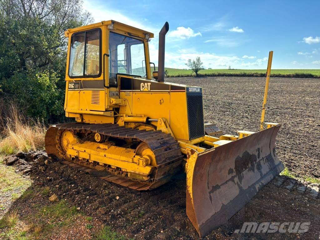 CAT D 5 C Buldožeri gusjeničari