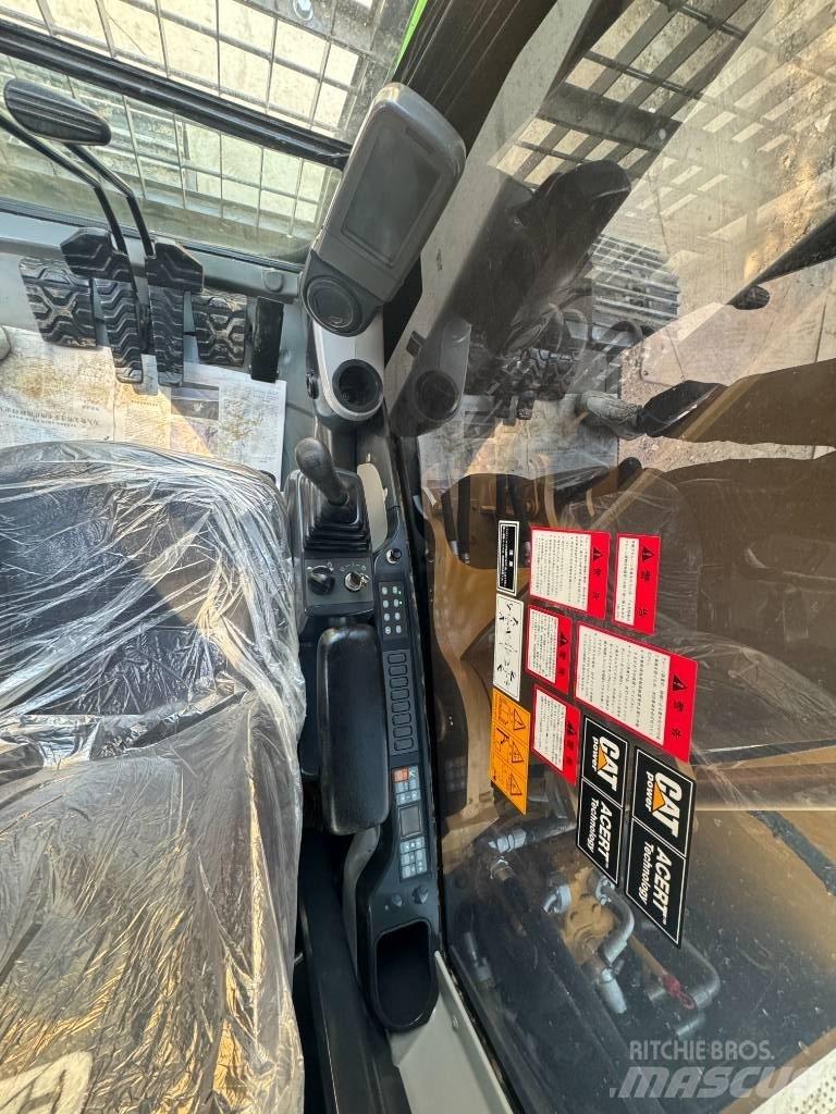 CAT 330 D L Bageri gusjeničari