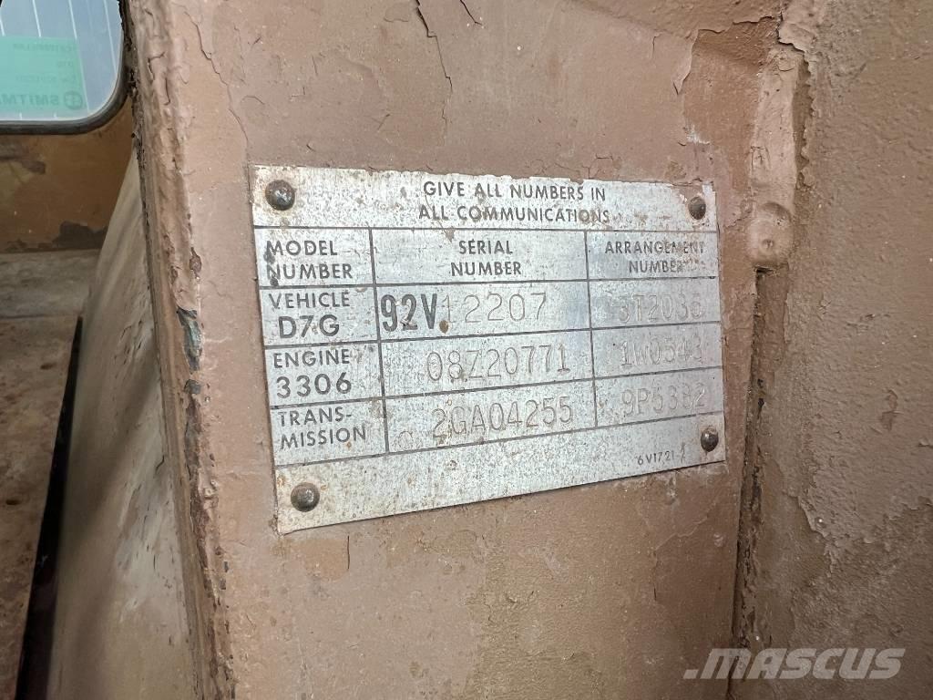 CAT D7G Buldožeri gusjeničari