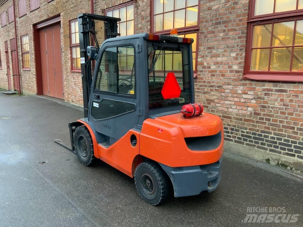 Toyota 02-8 FD F 30 Dizelski viličari