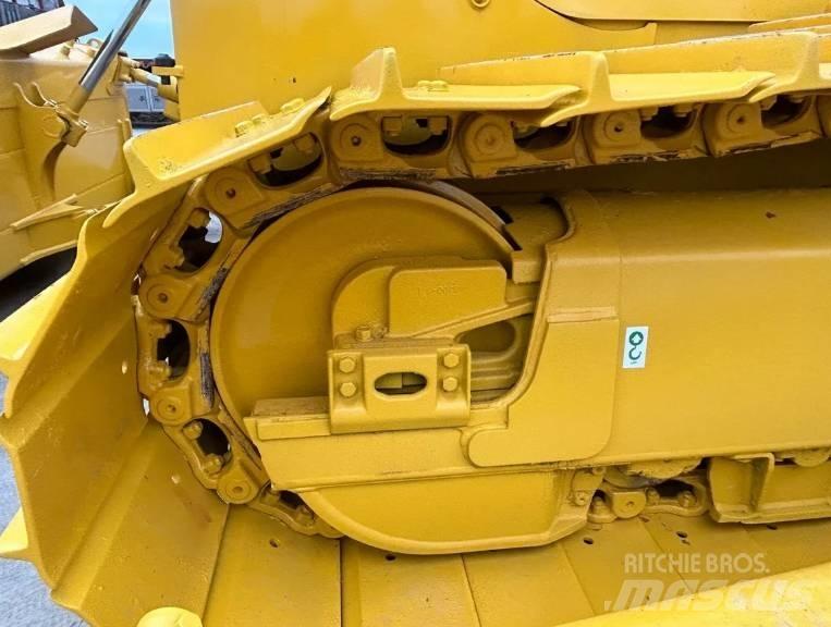 Komatsu D 65PX-18 Buldožeri gusjeničari