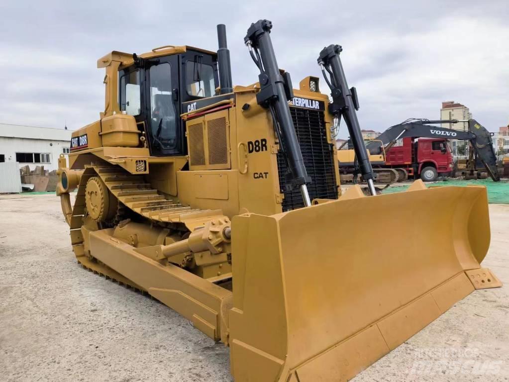 CAT D 8 R Buldožeri gusjeničari
