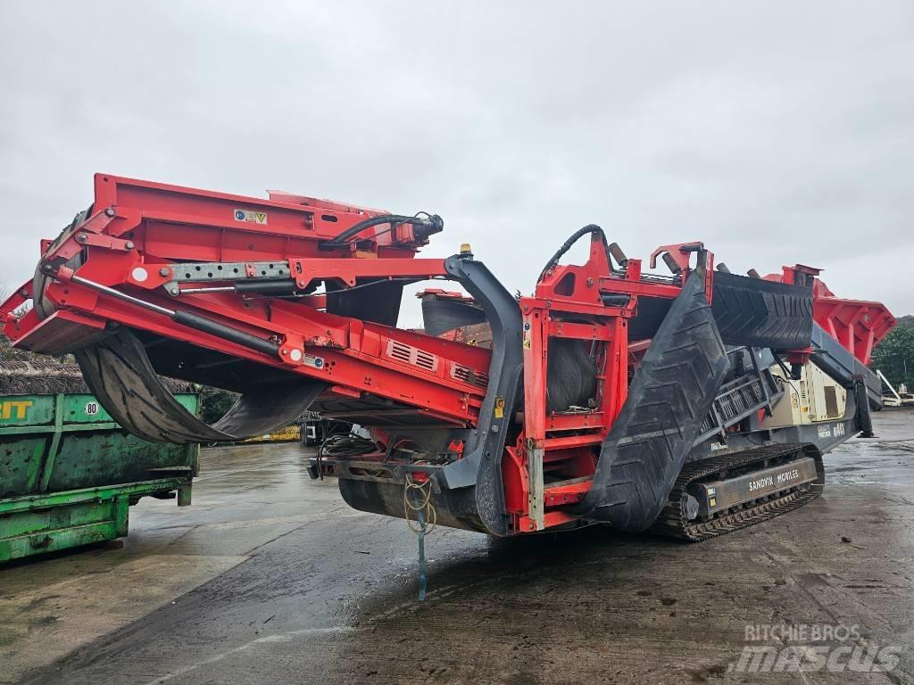 Sandvik QE 441 Mobilna sita