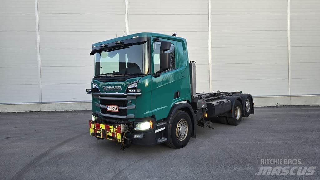 Scania R-serie Rol kiper kamioni s kukama za dizanje