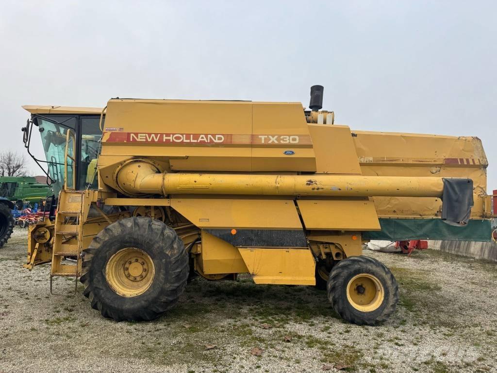New Holland TX 30 Kombajni