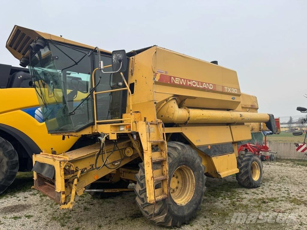 New Holland TX 30 Kombajni