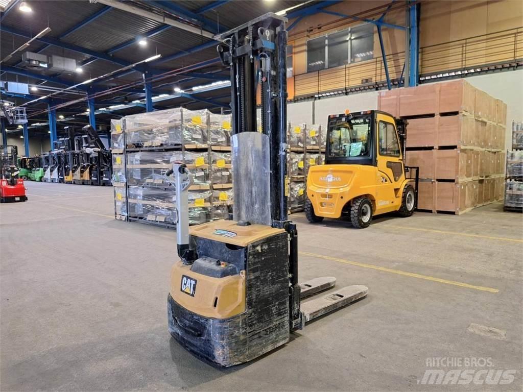 CAT NSP16N2 Ručni električni viličar