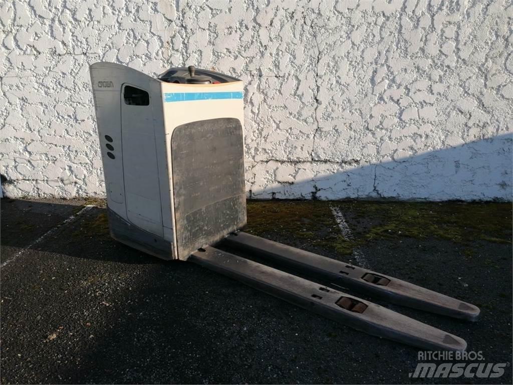 Crown RT4000 Samopogonski ručni viličari