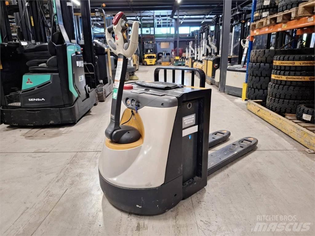 Crown WP3080 Ručni električni viličar