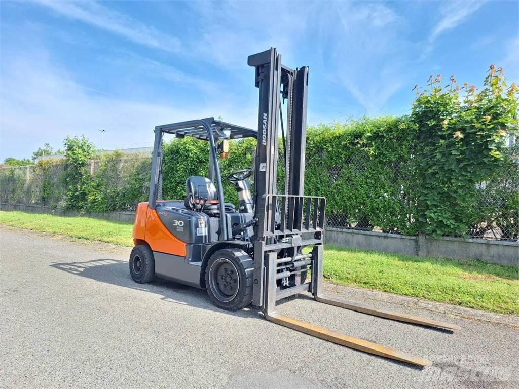 Doosan D30S 5 Viličari - ostalo