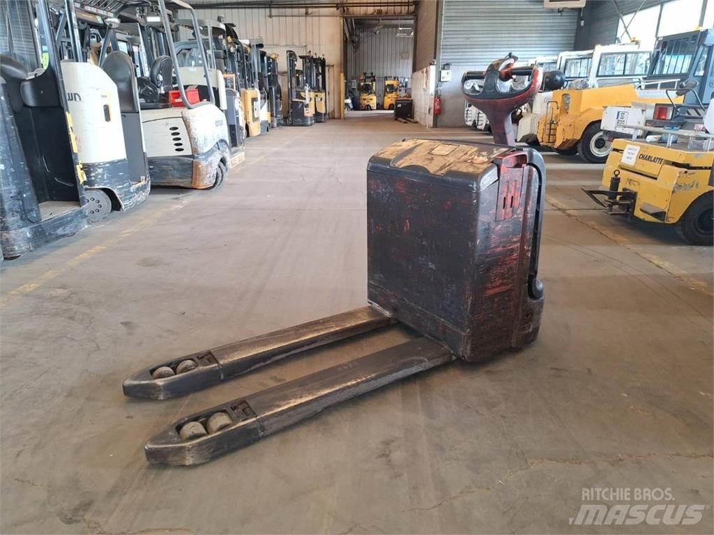 Fenwick T18 Ručni električni viličar