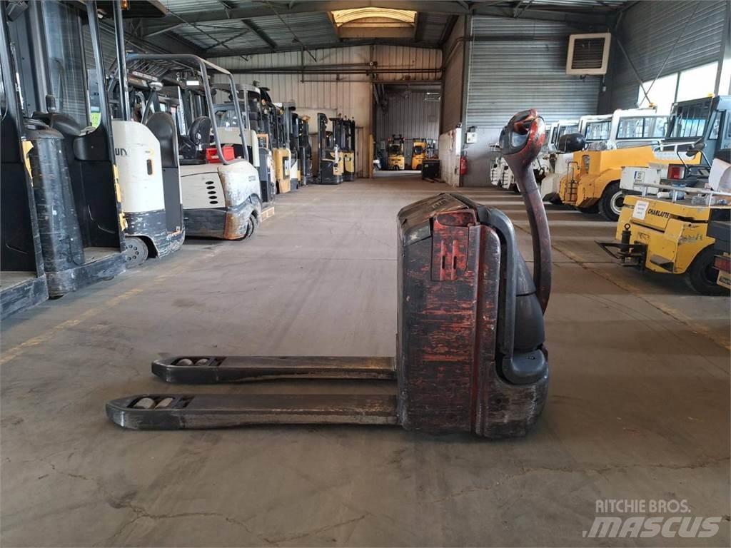 Fenwick T18 Ručni električni viličar