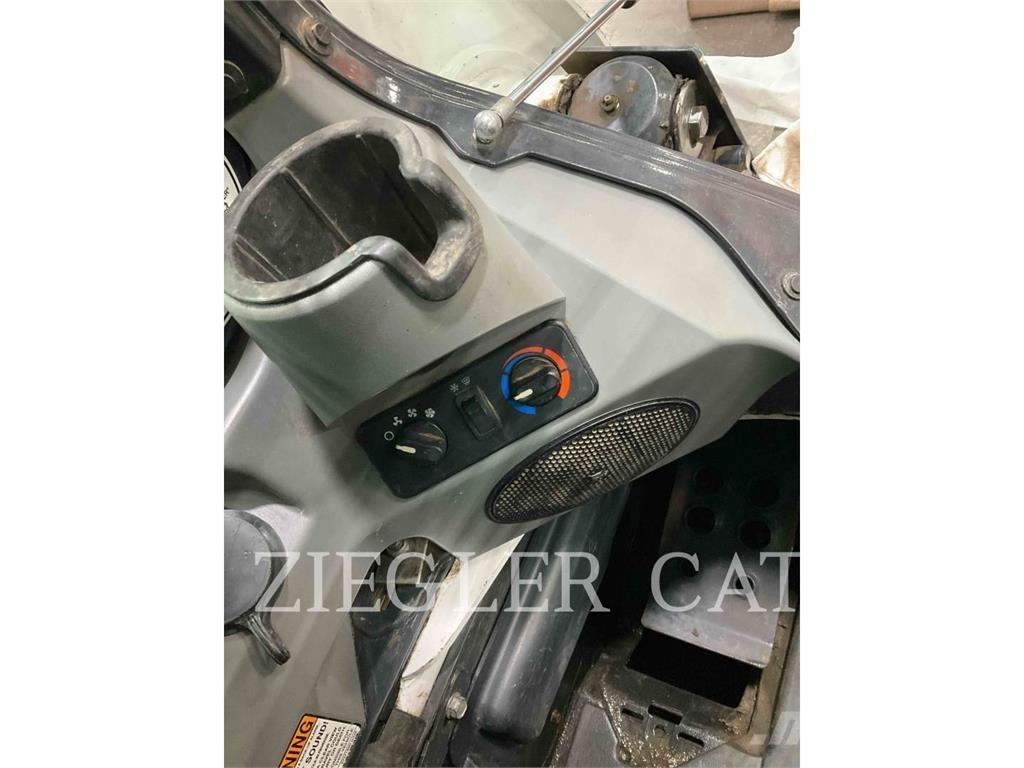 Bobcat T870 Utovarivači gusjeničari