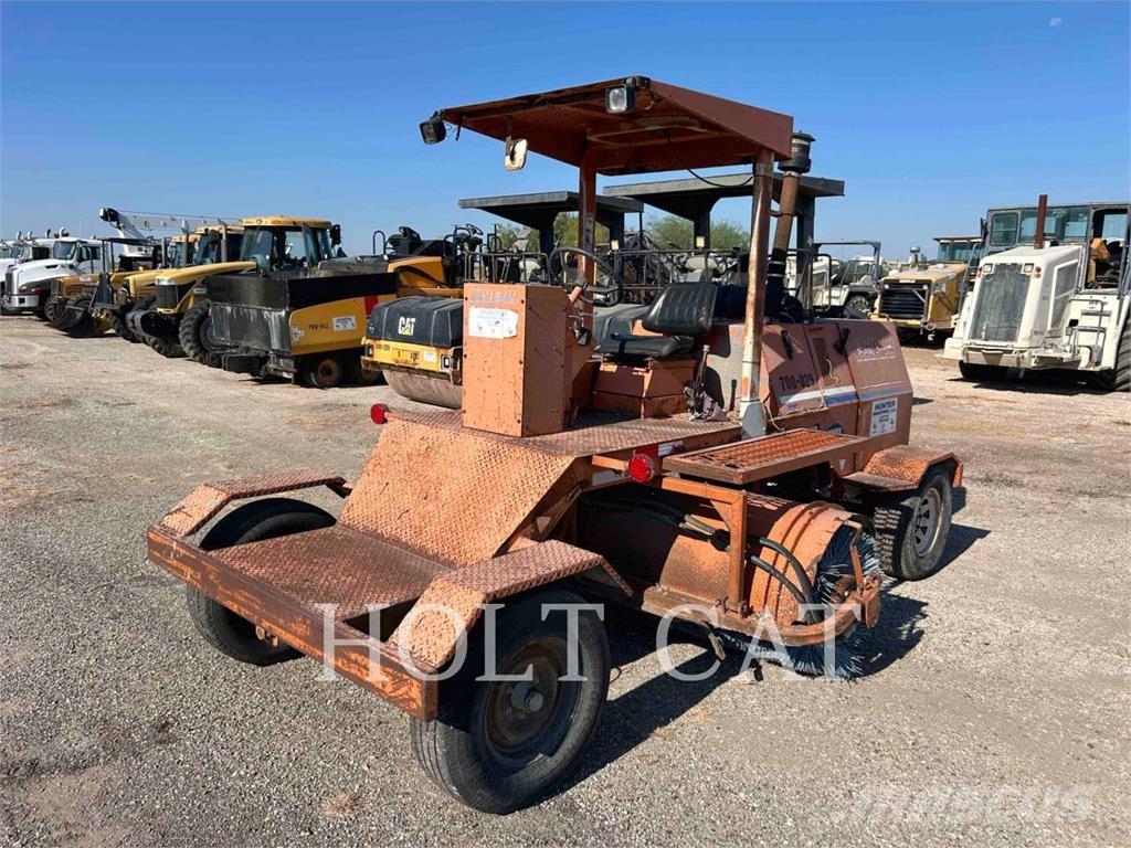 Broce RJ350 Strojevi za metenje