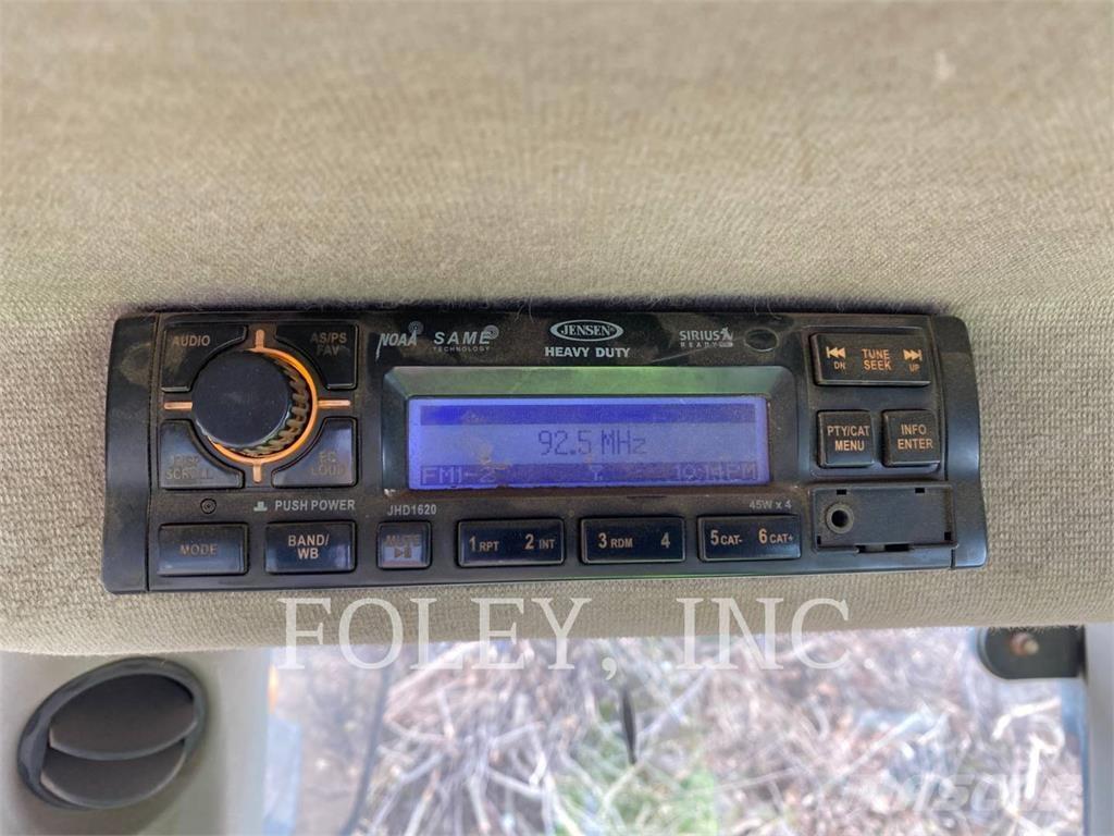 CASE 821F Utovarivači na kotačima