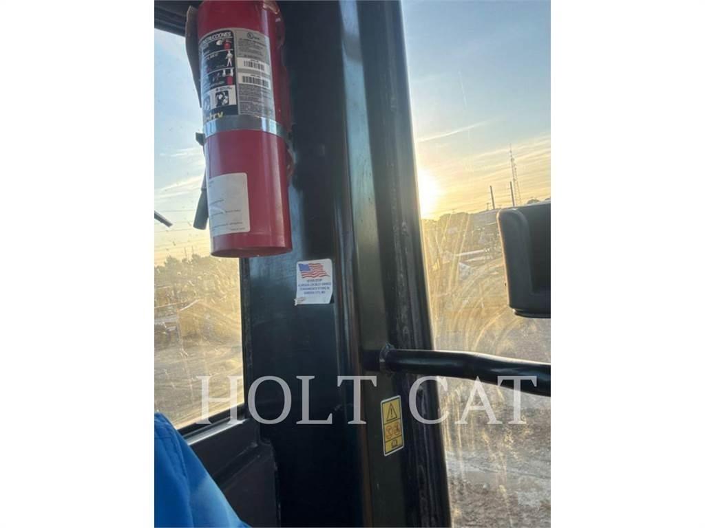 CAT 140 AWD Grejderi