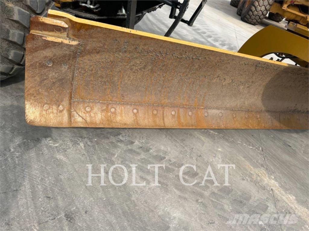 CAT 140 AWD Grejderi