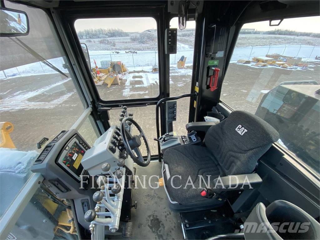CAT 140M AWD Grejderi