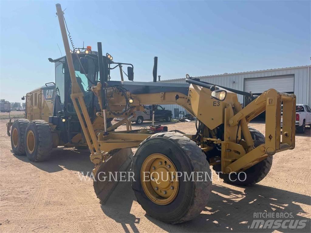 CAT 140M2 AWD Grejderi