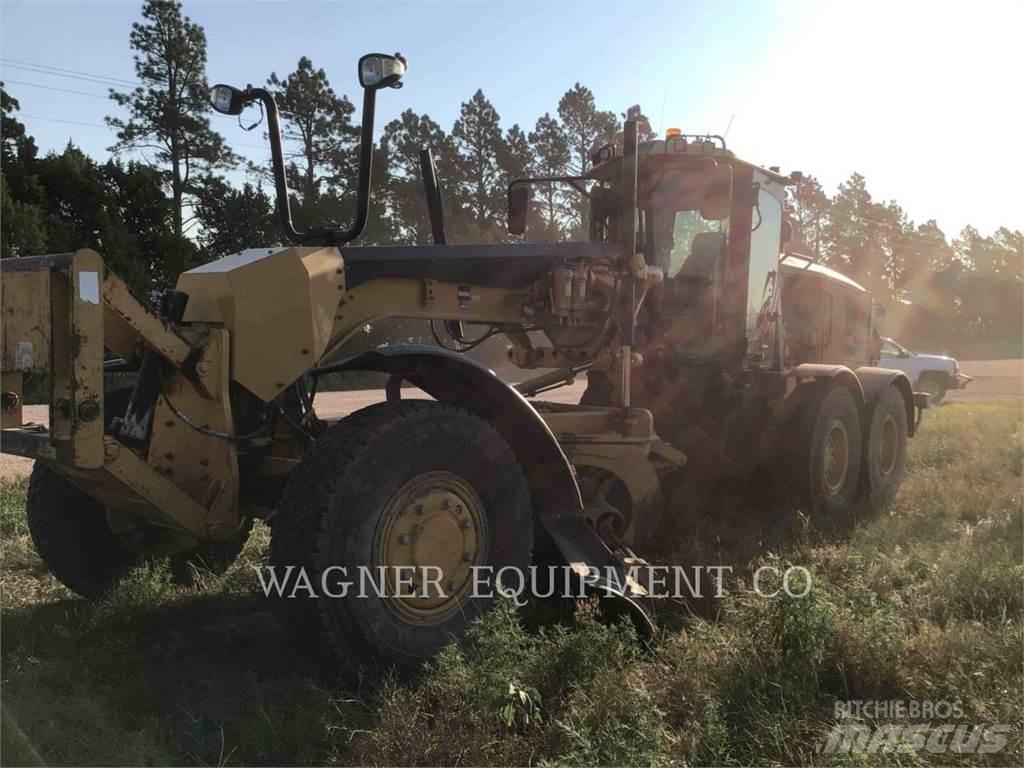 CAT 140M2 AWD Grejderi