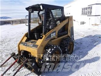 CAT 226 Skid steer mini utovarivači