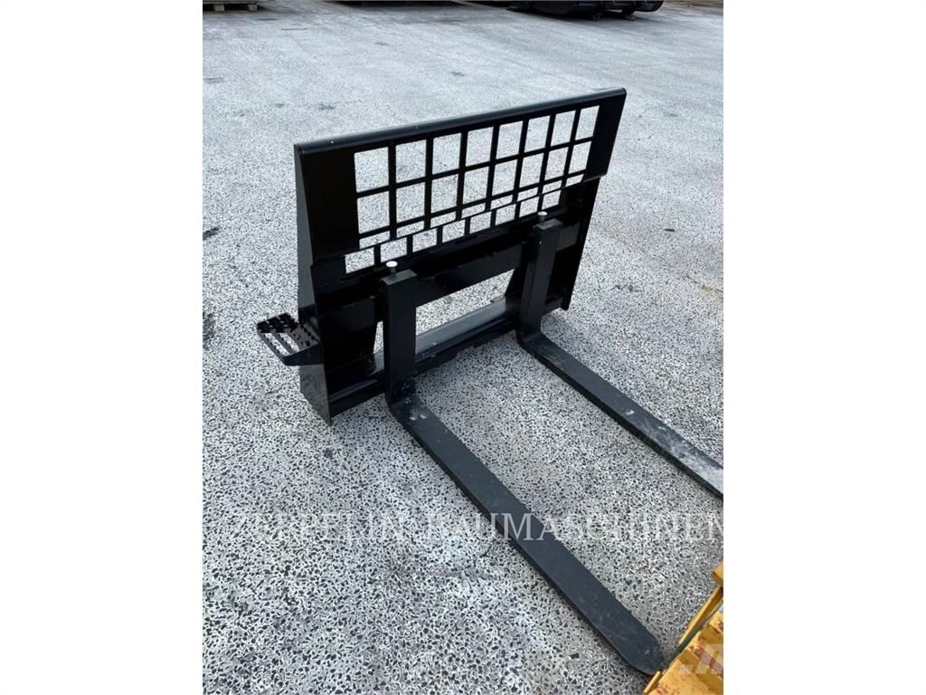 CAT 226D Skid steer mini utovarivači