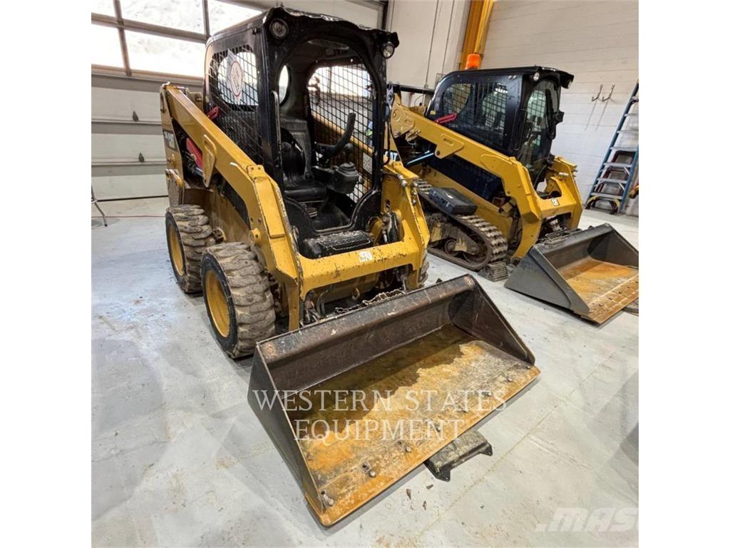 CAT 226D Skid steer mini utovarivači