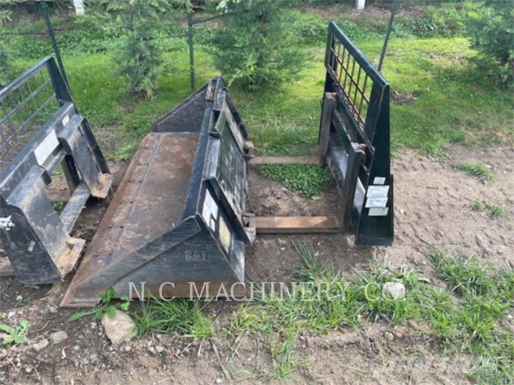 CAT 226D Skid steer mini utovarivači