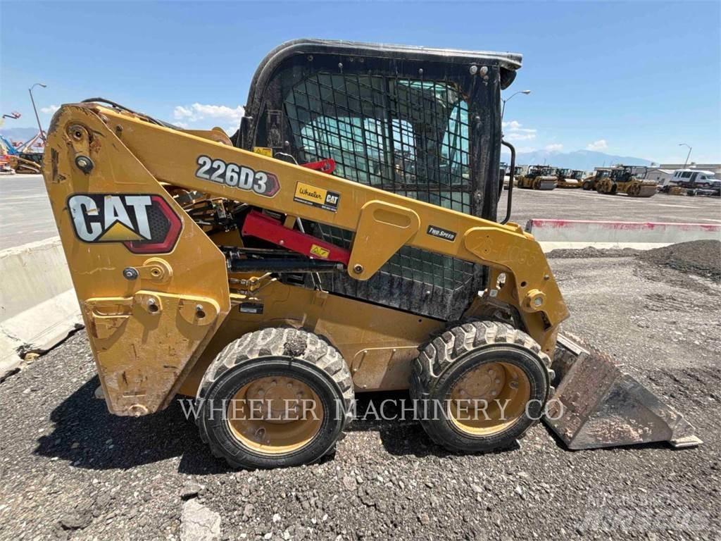 CAT 226D3 C3H2 Skid steer mini utovarivači