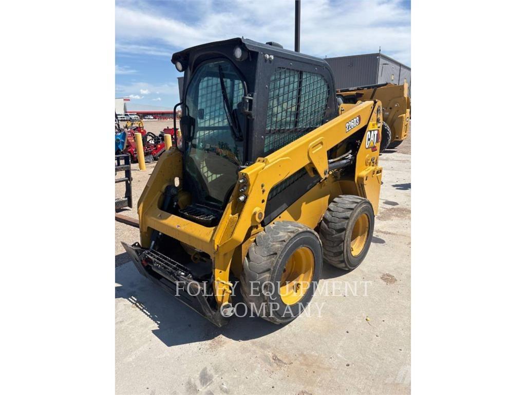 CAT 226D3STD1C Skid steer mini utovarivači
