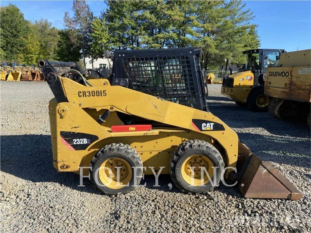 CAT 232B2 Skid steer mini utovarivači