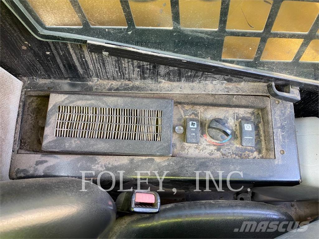 CAT 232B2 Skid steer mini utovarivači