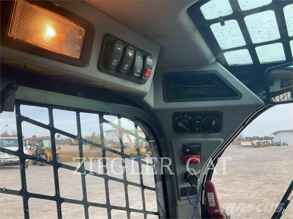 CAT 232D3 Skid steer mini utovarivači