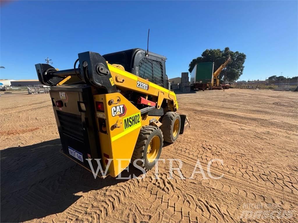 CAT 232D3LRC Skid steer mini utovarivači