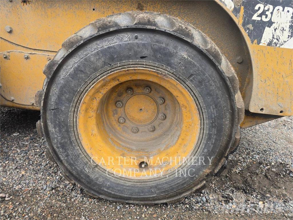 CAT 236 B SERIES 3 Skid steer mini utovarivači